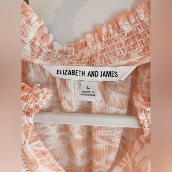 Buy 1 Get 1 50% Off ELIZABETH JAMES Peach/White V-Neck Sleeveless Feather Top - Picture 5 of 5